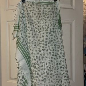 Green & white rose scarf